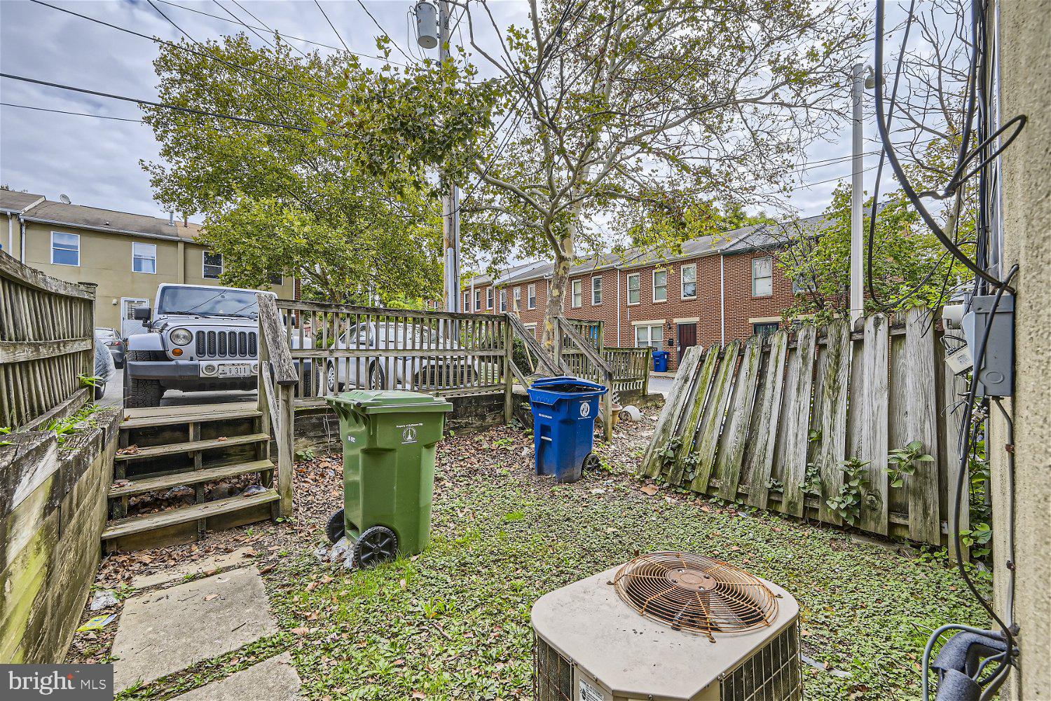 WASHINGTON HILL - Residential