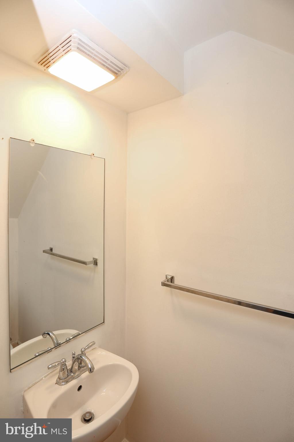 HIGHLAND AT LANDOVER STATION - Residential Lease