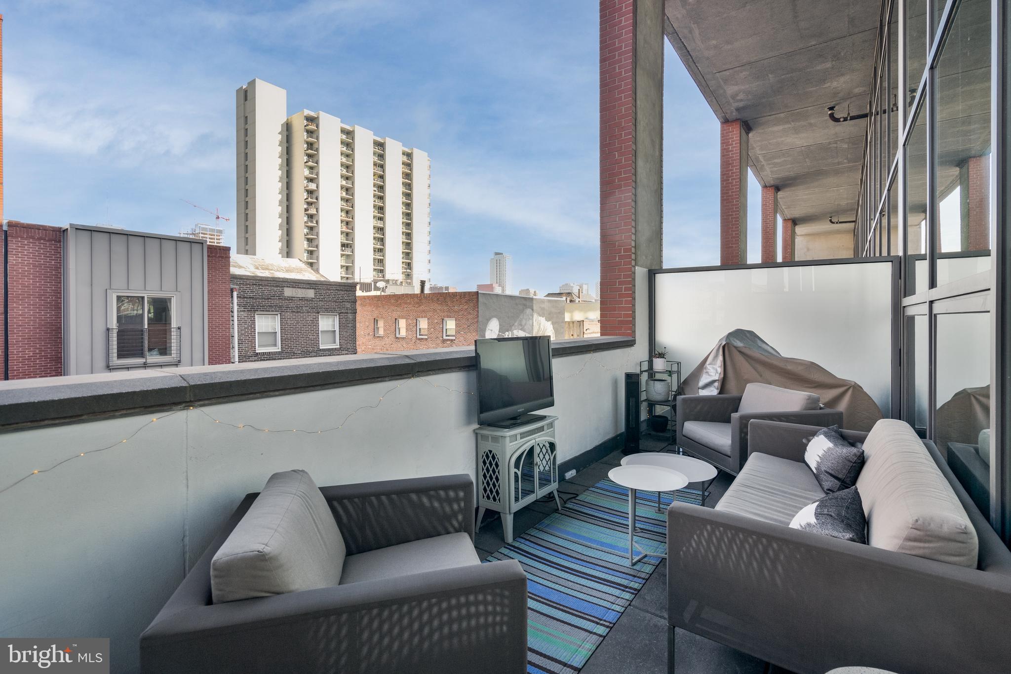 AVENUE OF THE ARTS - Residential