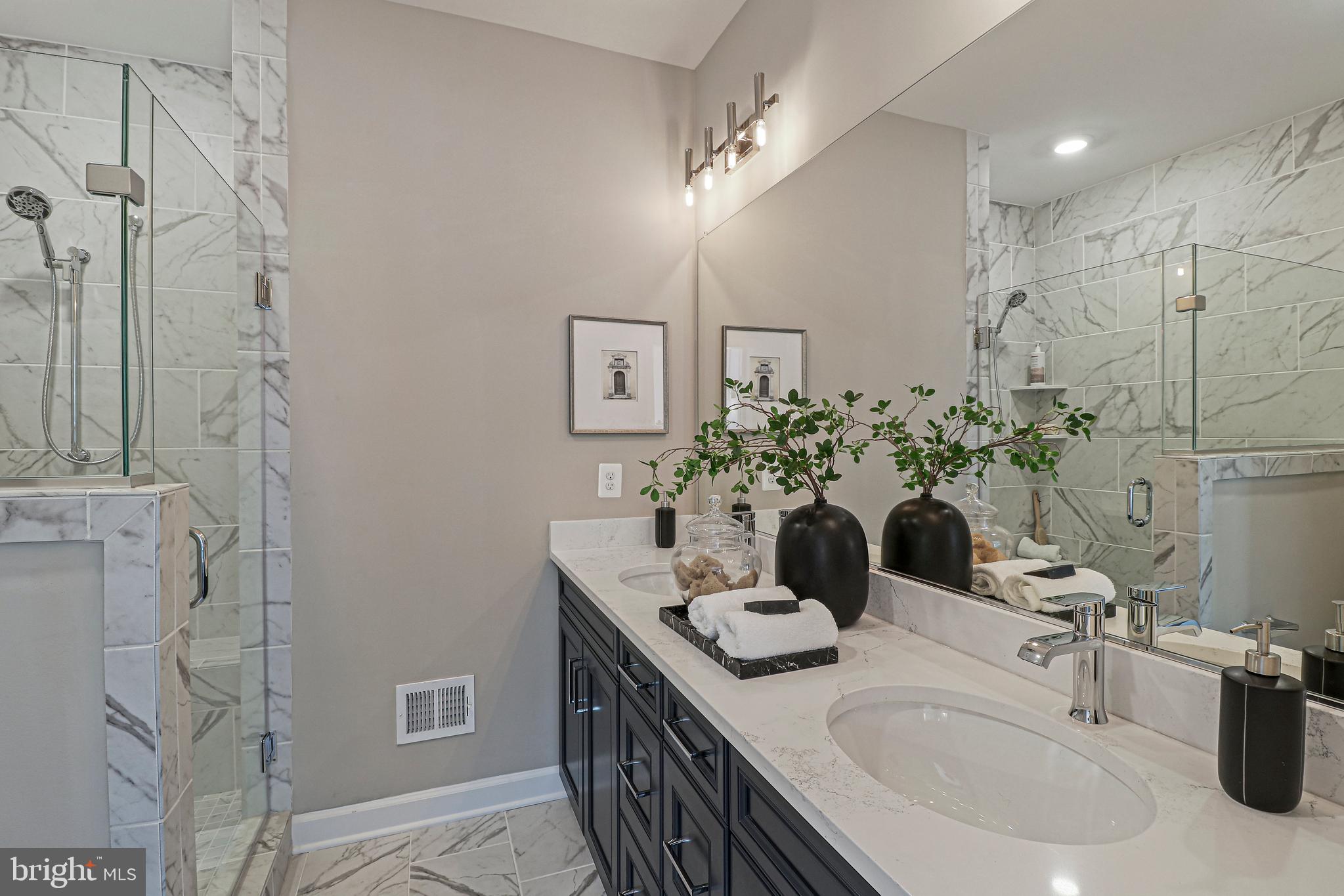 ENCLAVE AT FAIR LAKES - Residential