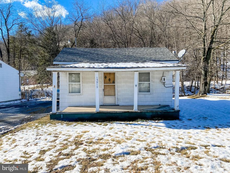 Affordable living! Don't miss this 2 Bed/1 Bath Lonaconing home! Own it for less than rent!