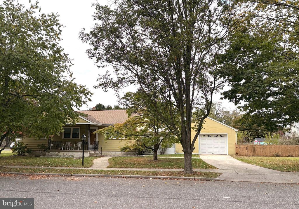 Photo of 3 Jefferson Avenue, STRATFORD, NJ 08084 (MLS # NJCD2103896)