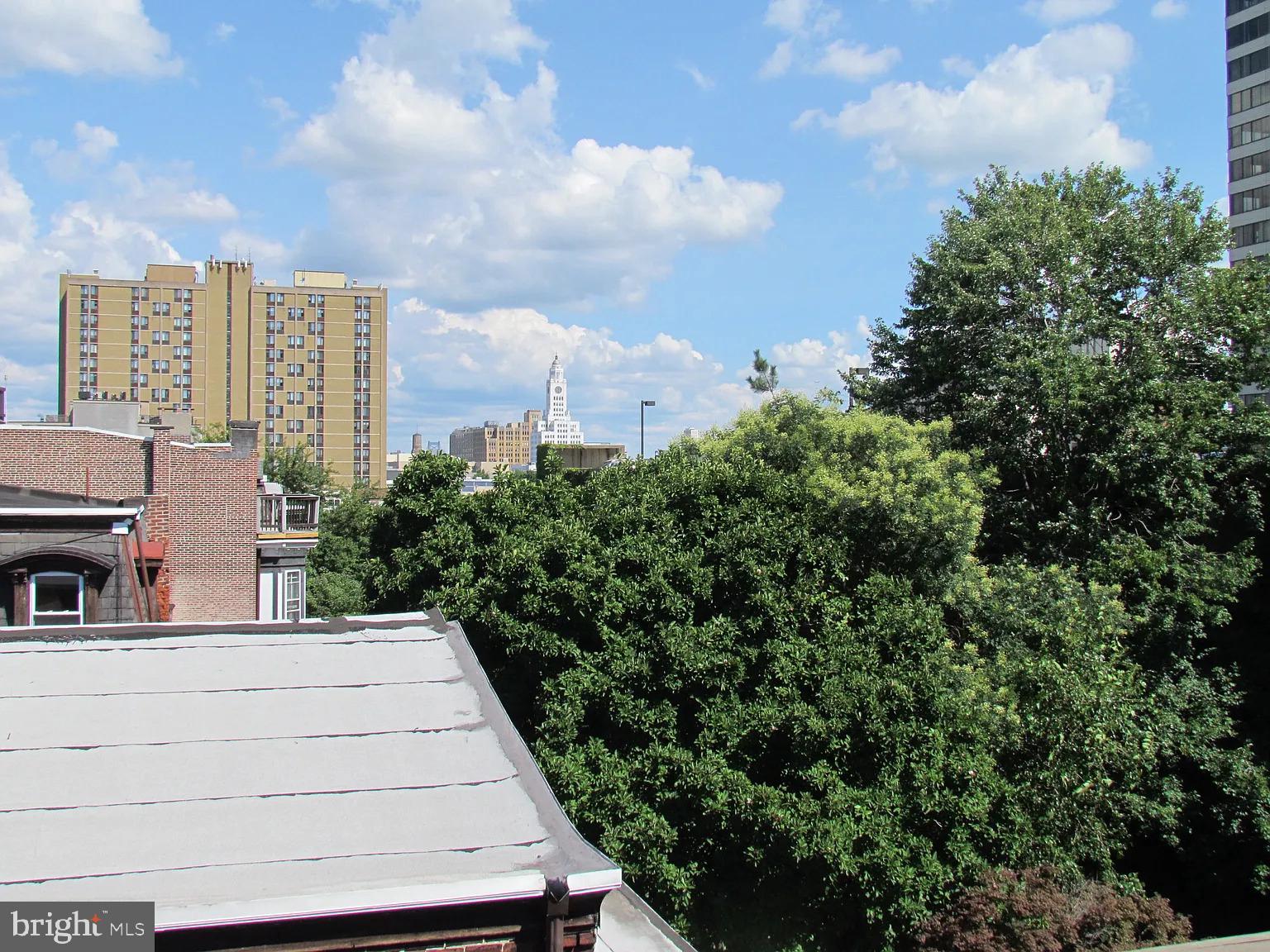 FAIRMOUNT - Residential Lease