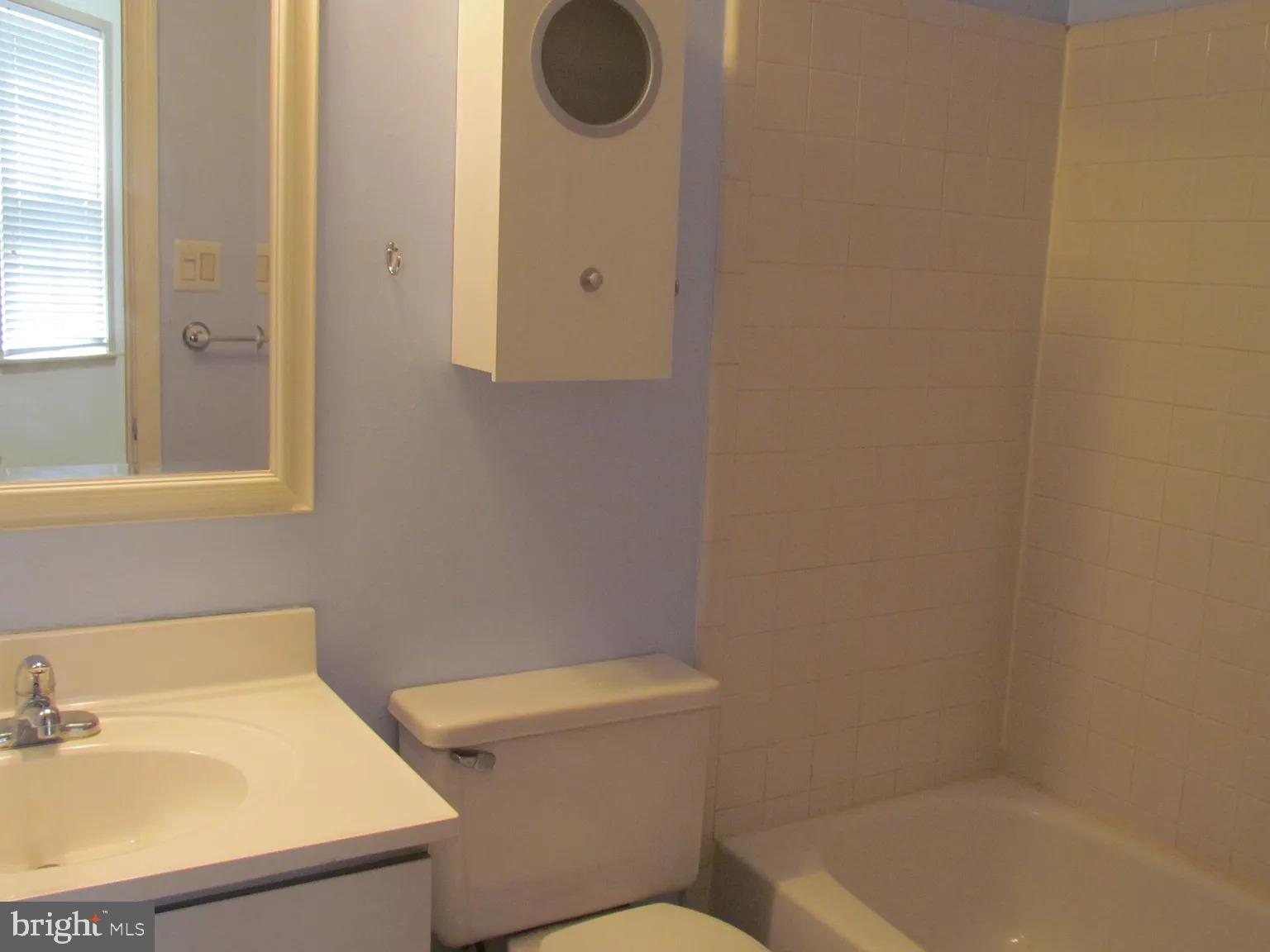 FAIRMOUNT - Residential Lease