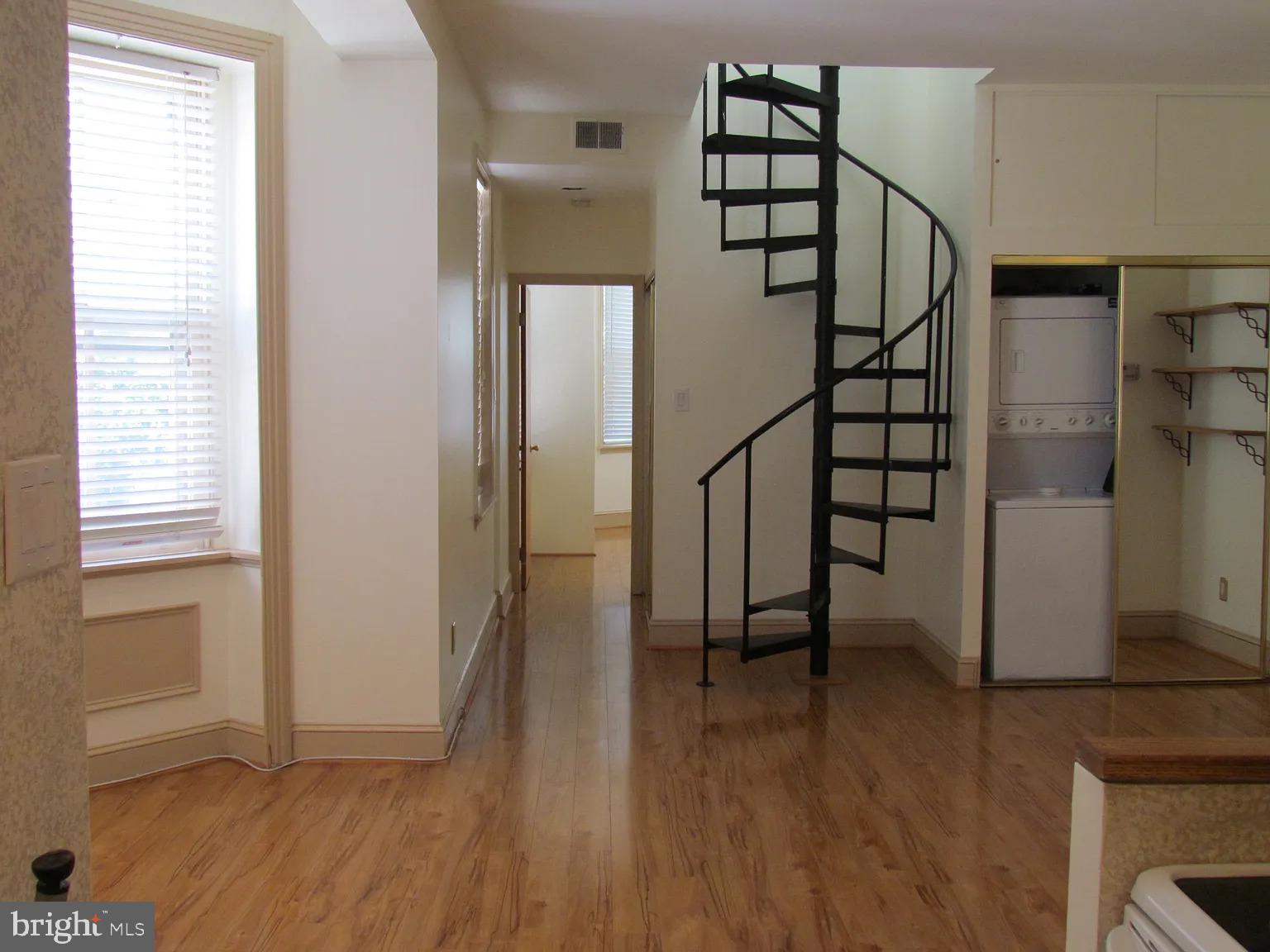 FAIRMOUNT - Residential Lease