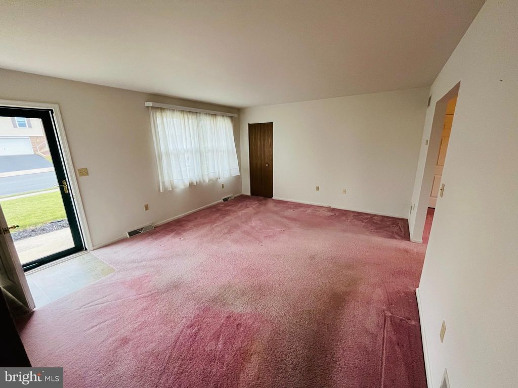 Photo of 21 HAYLOFT RD, DENVER, PA 17517 (MLS # PALA2029716)