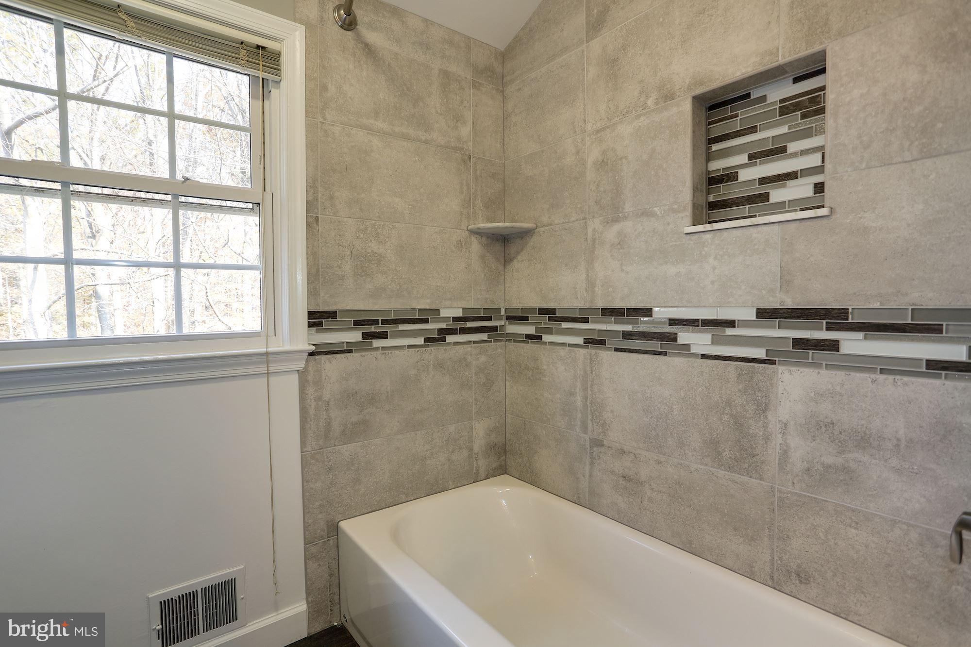 CARDINAL FOREST - Residential Lease