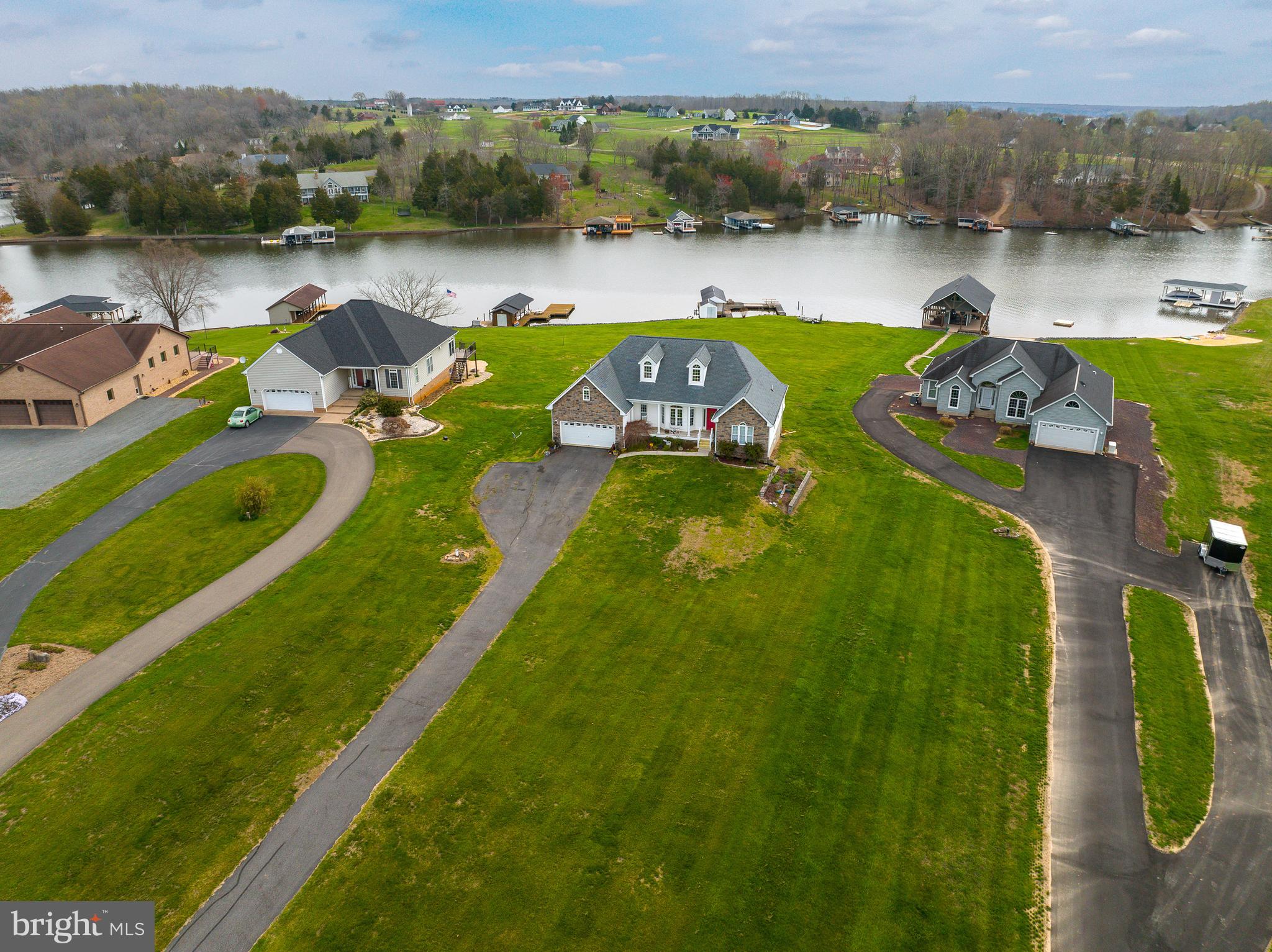 SOUTHWIND SHORES - Residential