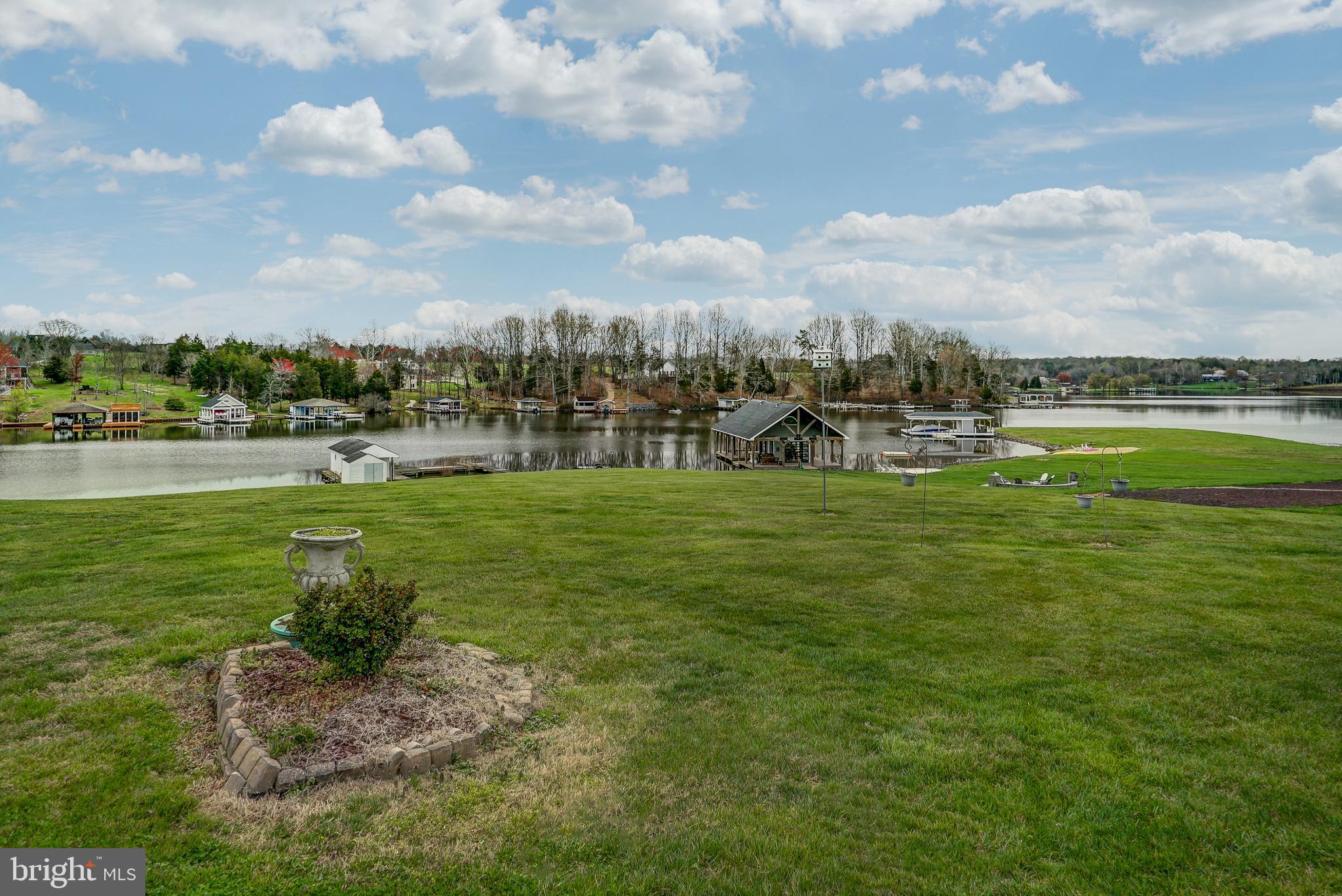 SOUTHWIND SHORES - Residential