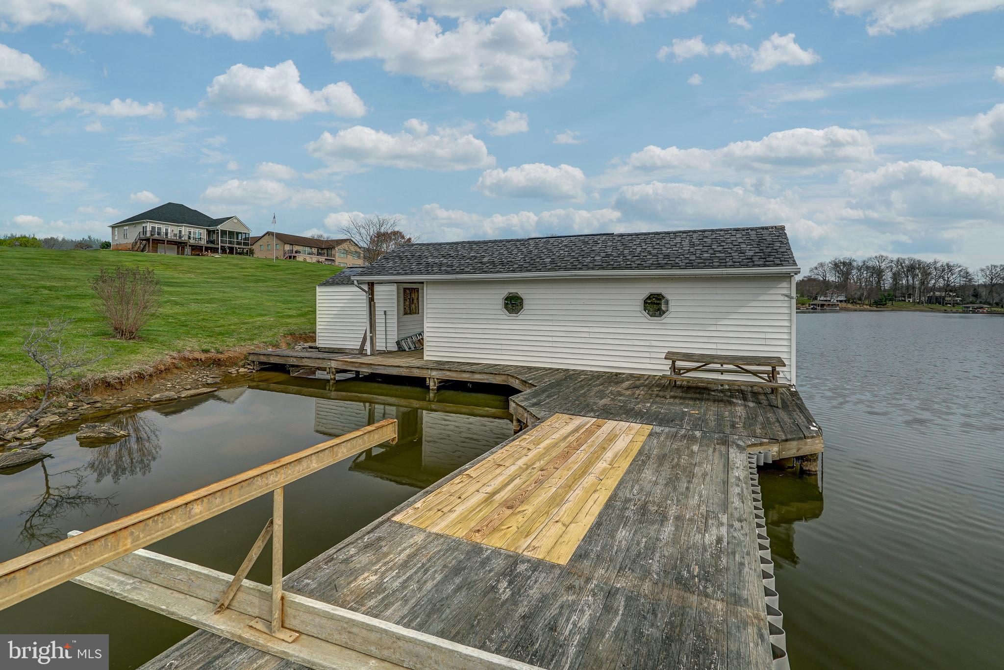 SOUTHWIND SHORES - Residential