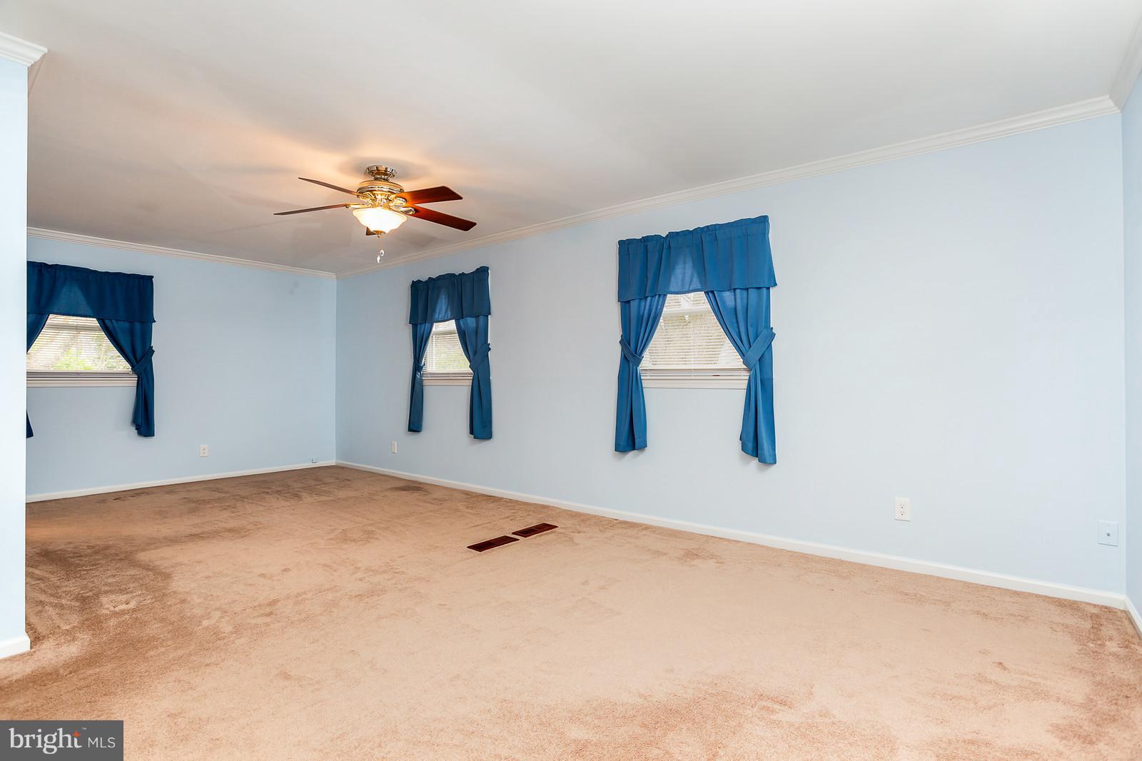 VIENNA WOODS - Residential Lease