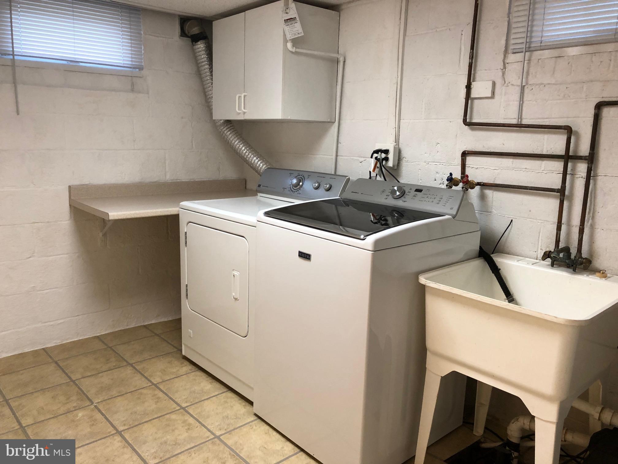 VIENNA WOODS - Residential Lease