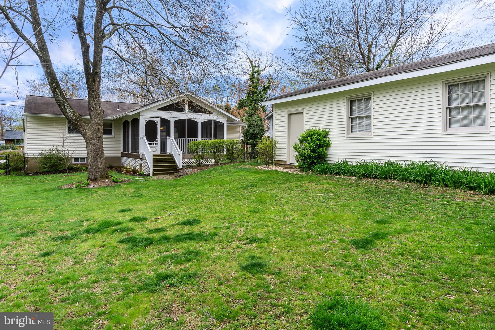 VIENNA WOODS - Residential Lease