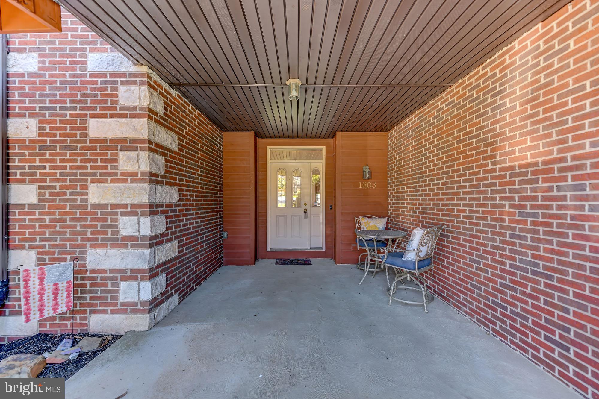 40 SUGARLOAF LANE 1603