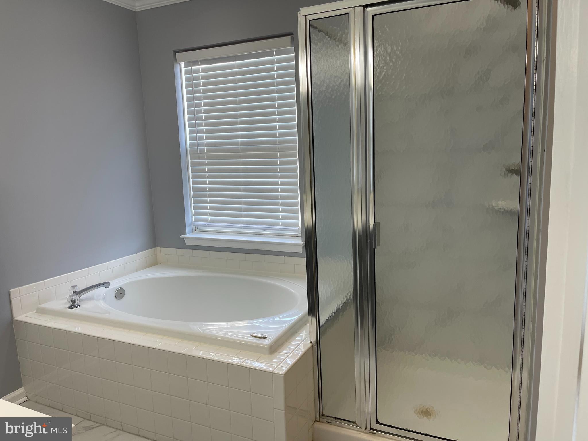 LAKE RIDGE - Residential Lease