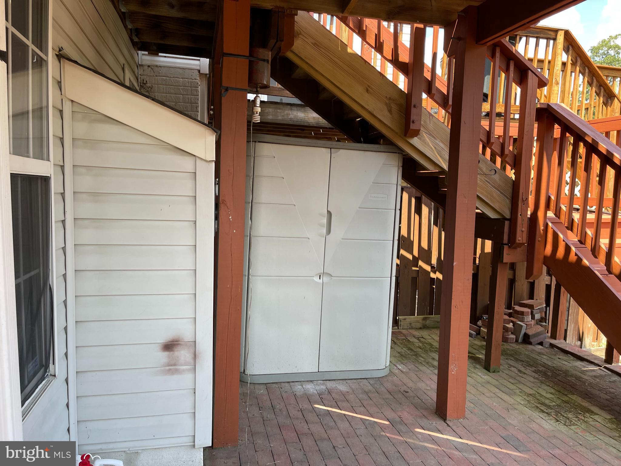 LAKE RIDGE - Residential Lease