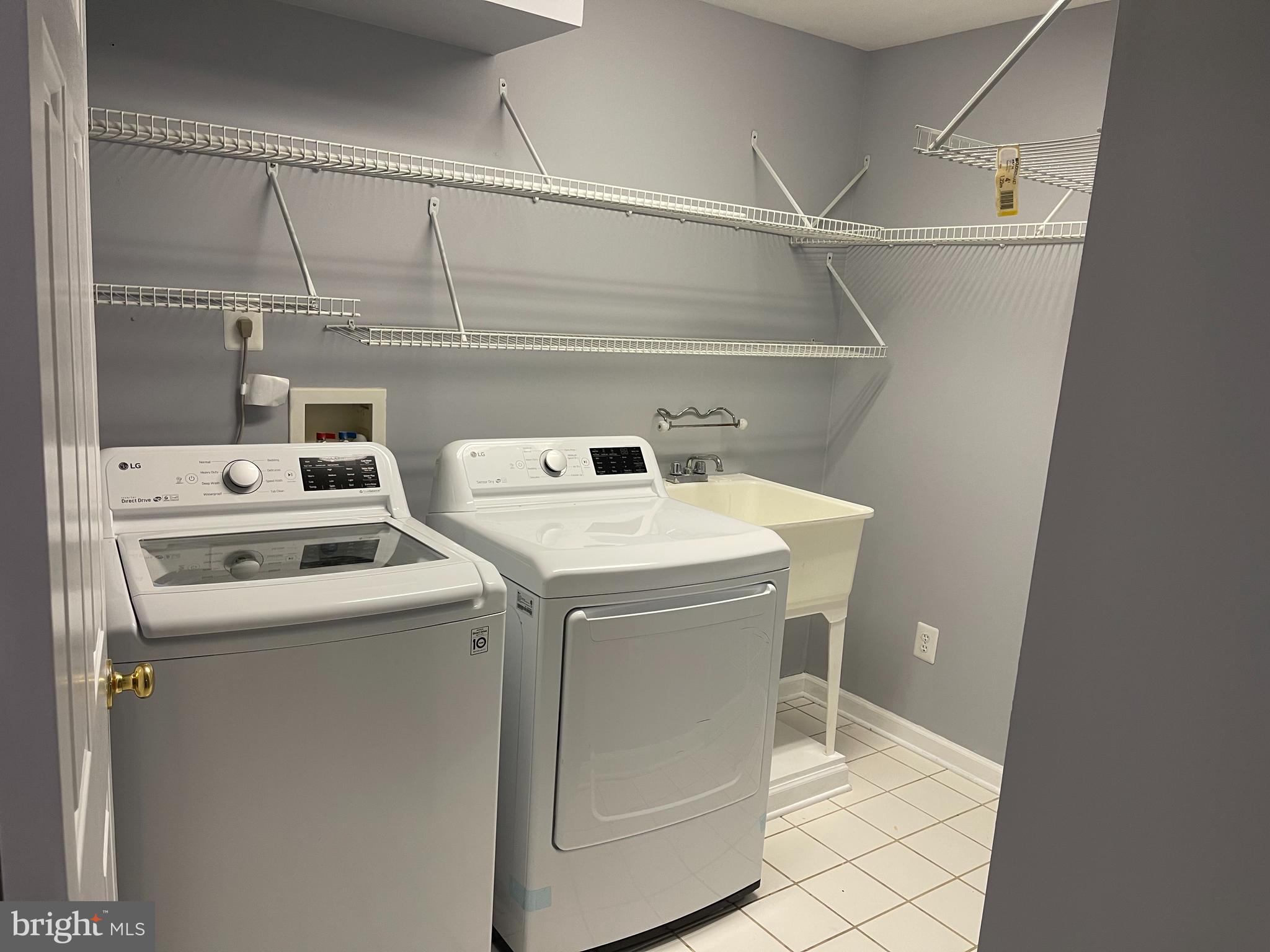 LAKE RIDGE - Residential Lease