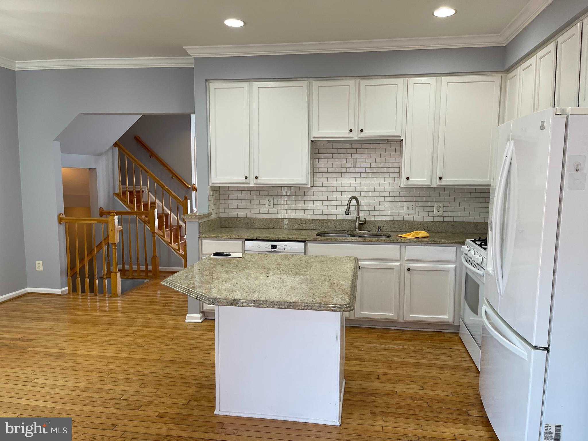 LAKE RIDGE - Residential Lease