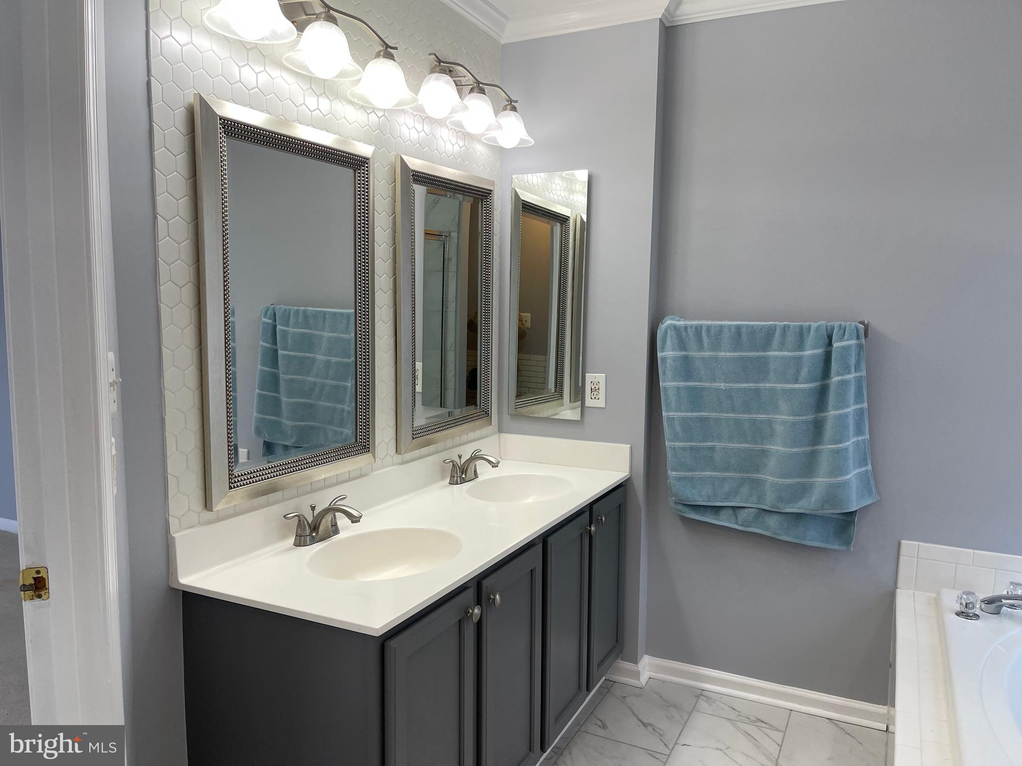 LAKE RIDGE - Residential Lease