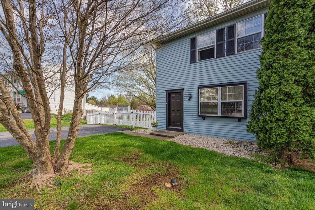 Photo of 1611 Manor Boulevard, Lancaster, PA 17603 (MLS # PALA2049038)