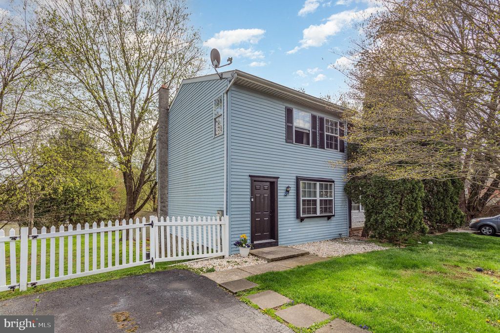 Photo of 1611 Manor Boulevard, Lancaster, PA 17603 (MLS # PALA2049038)