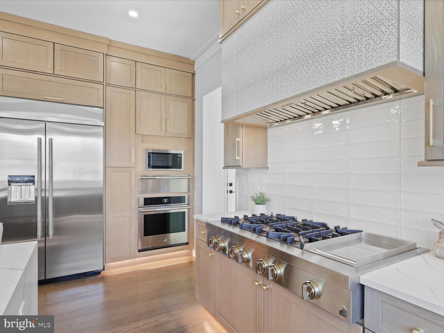 VIENNA WOODS - Residential