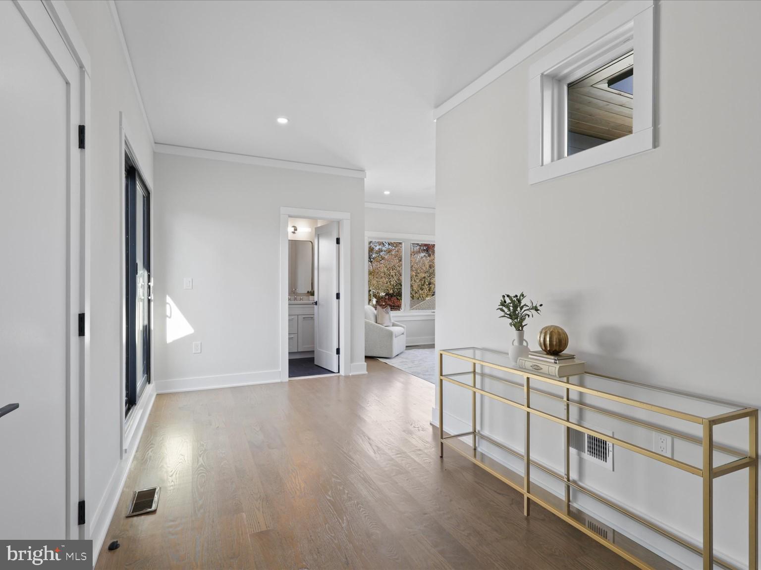 VIENNA WOODS - Residential