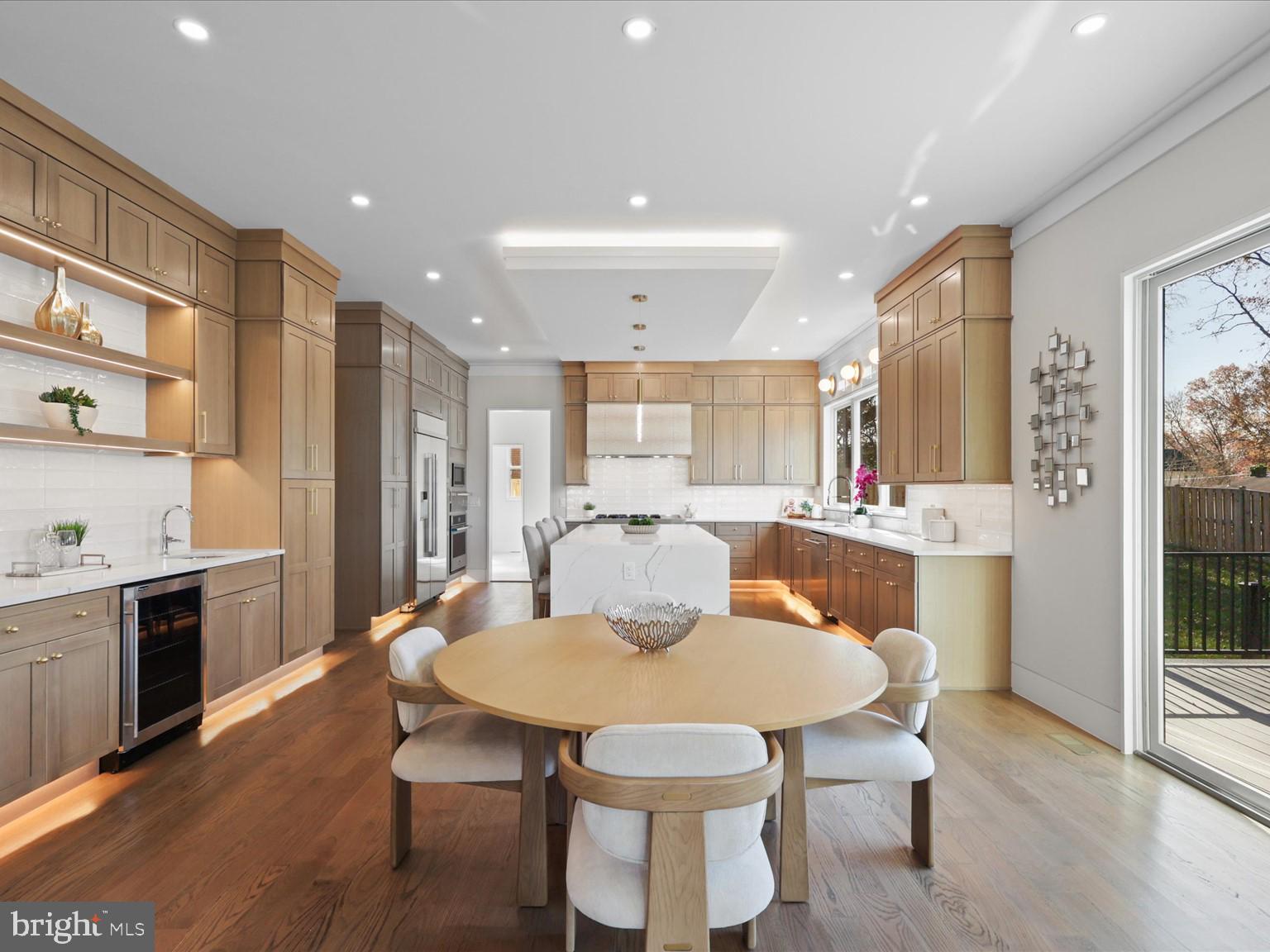 VIENNA WOODS - Residential