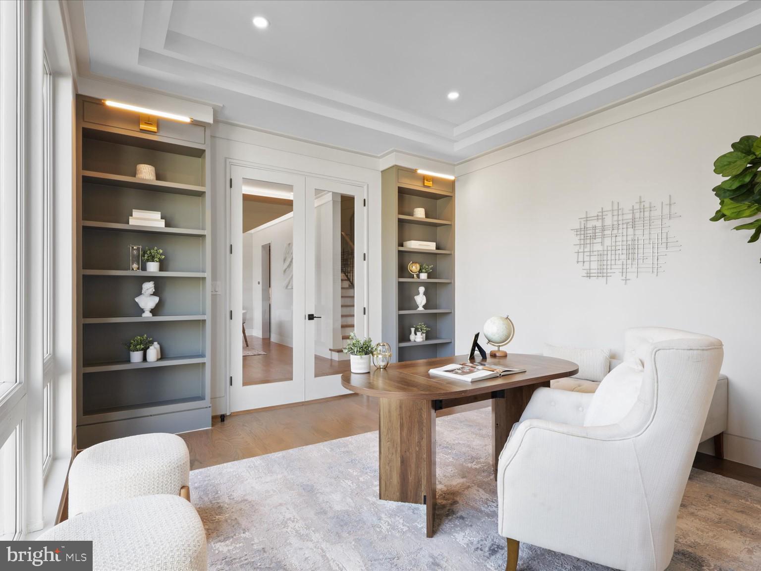 VIENNA WOODS - Residential