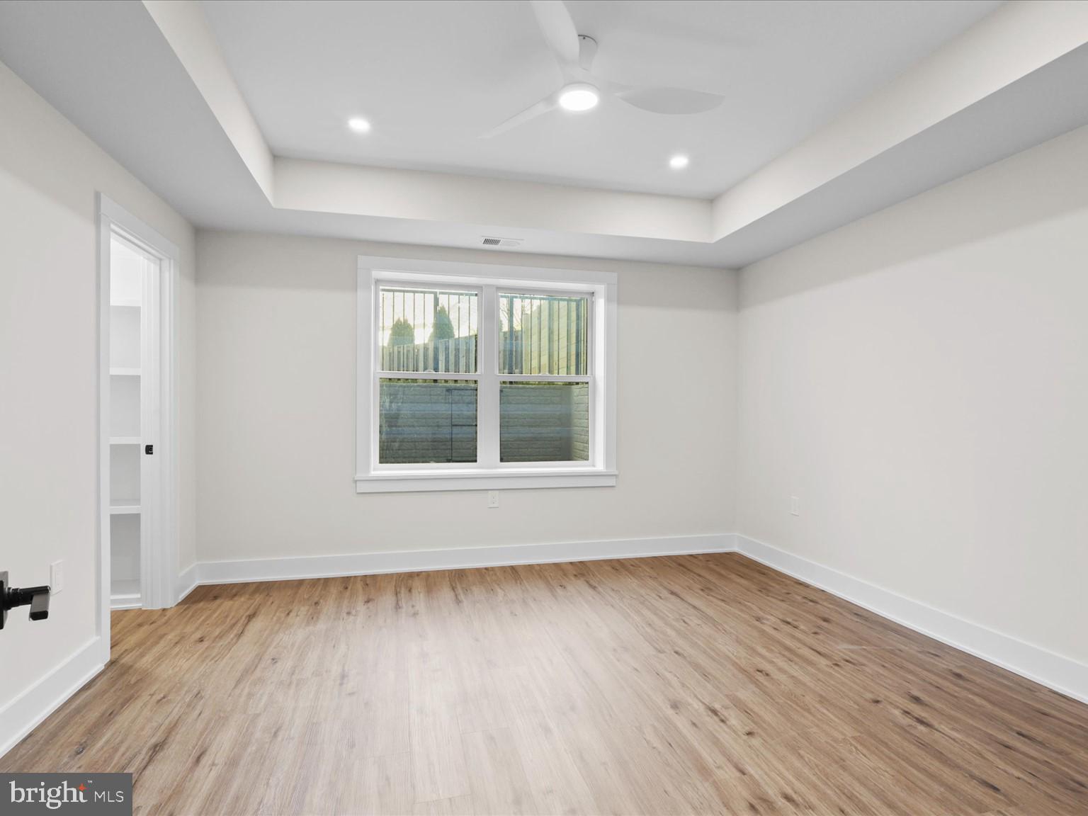 VIENNA WOODS - Residential