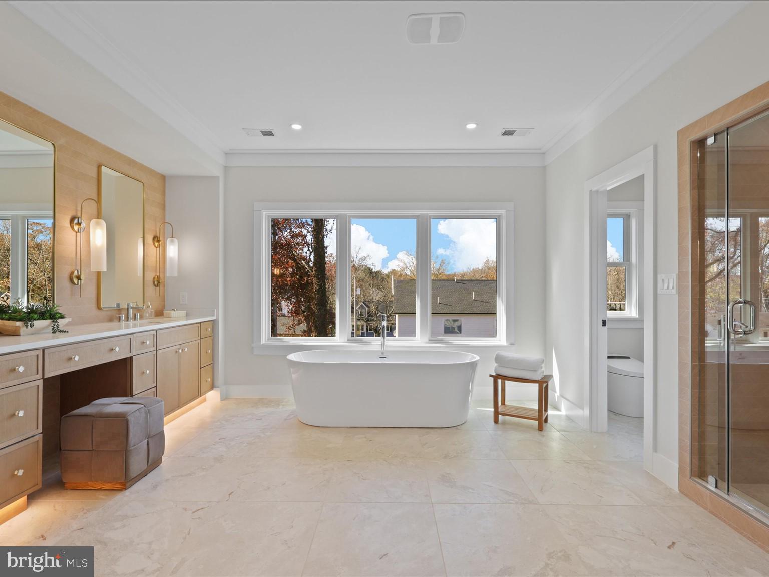 VIENNA WOODS - Residential