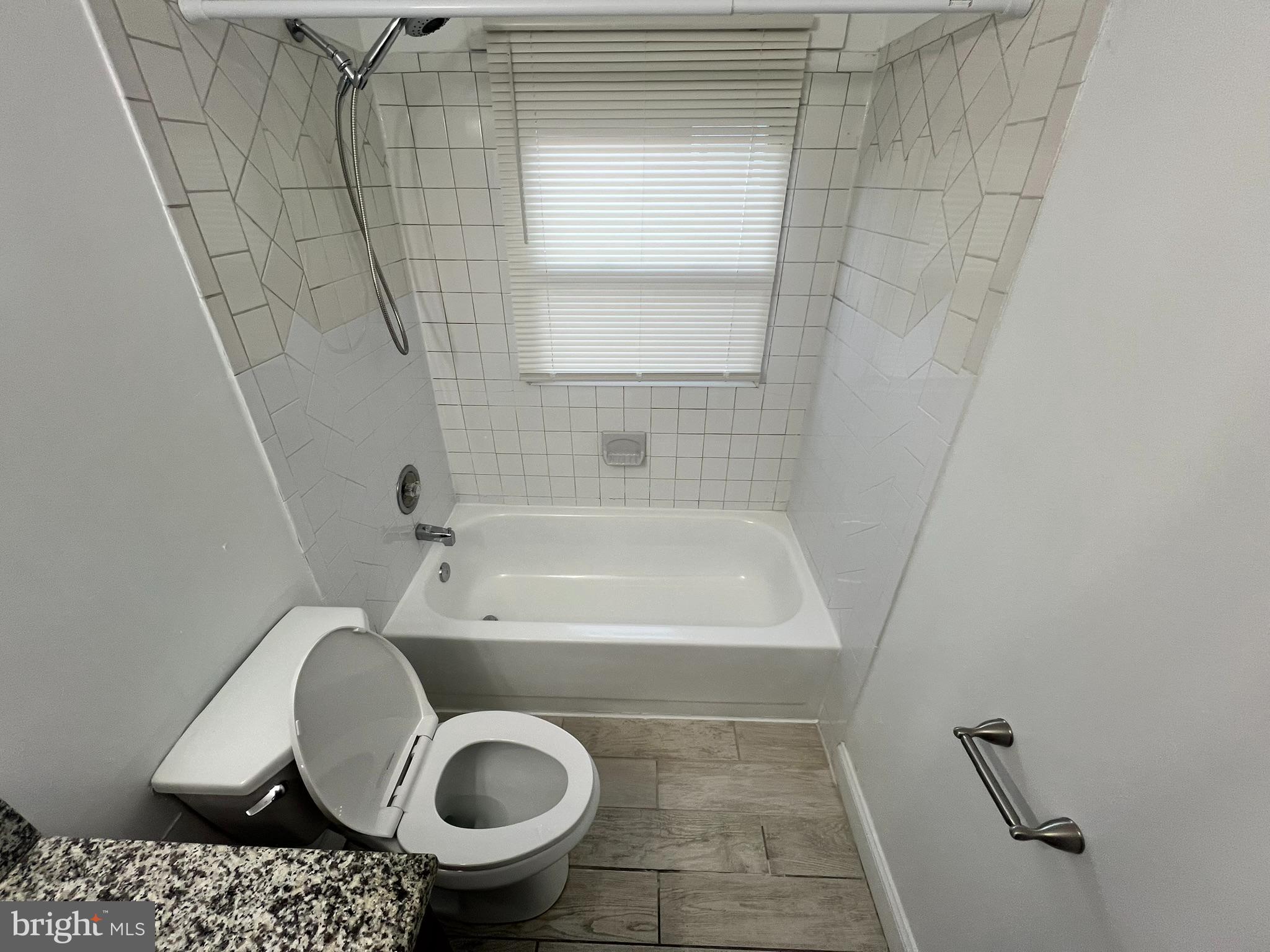 CHESTNUT HILLS - Residential Lease