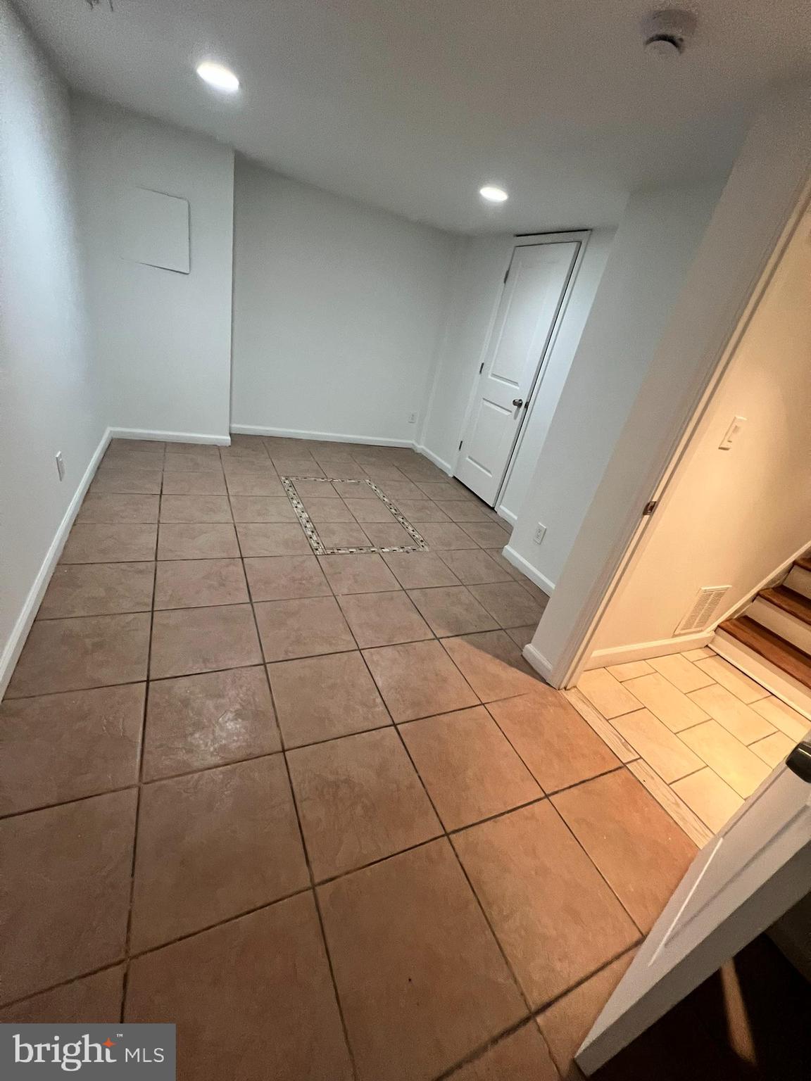 CHESTNUT HILLS - Residential Lease