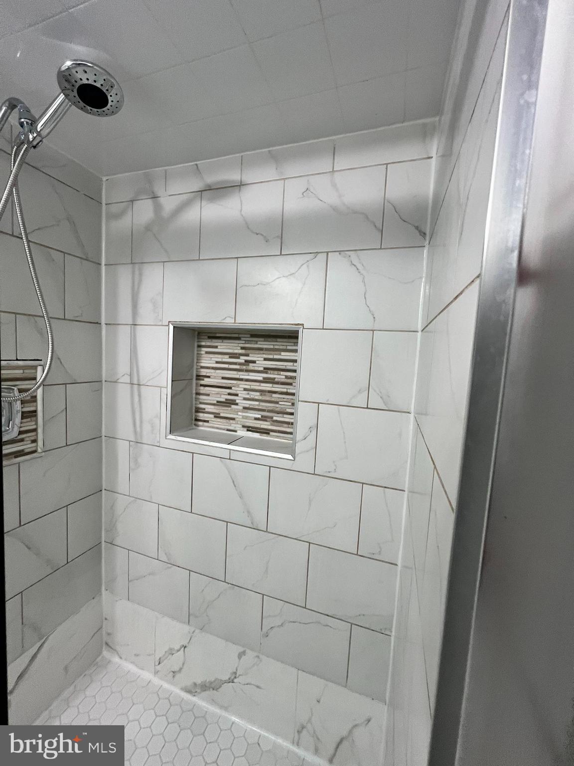 CHESTNUT HILLS - Residential Lease