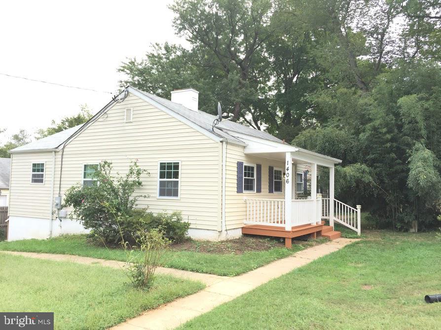 CHESTNUT HILLS - Residential Lease