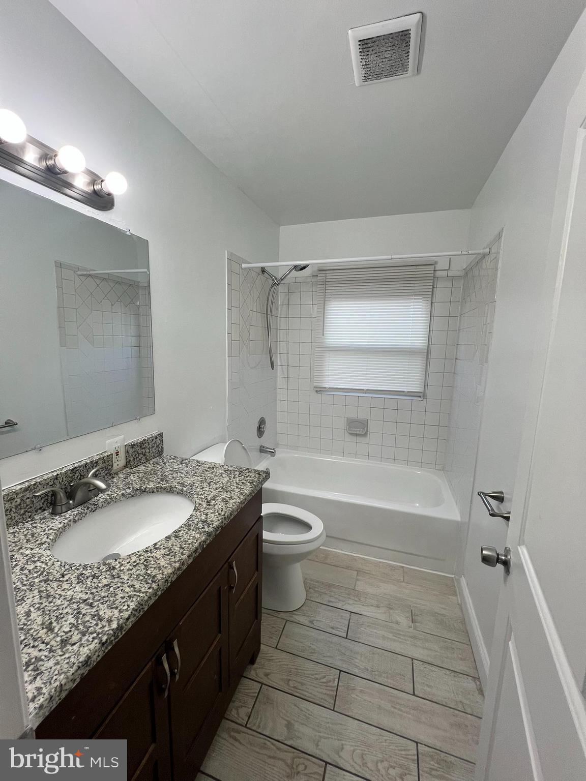 CHESTNUT HILLS - Residential Lease