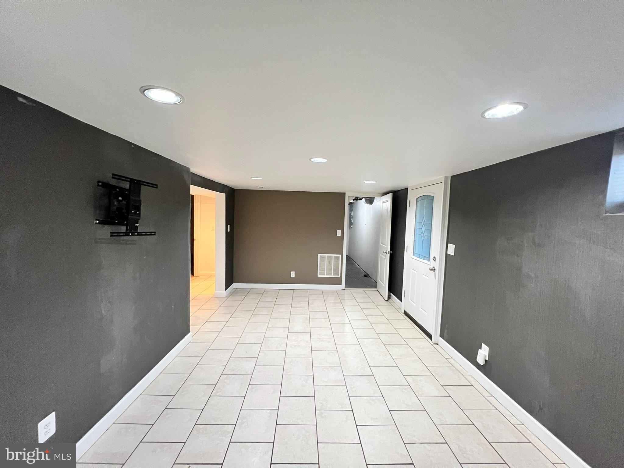 CHESTNUT HILLS - Residential Lease