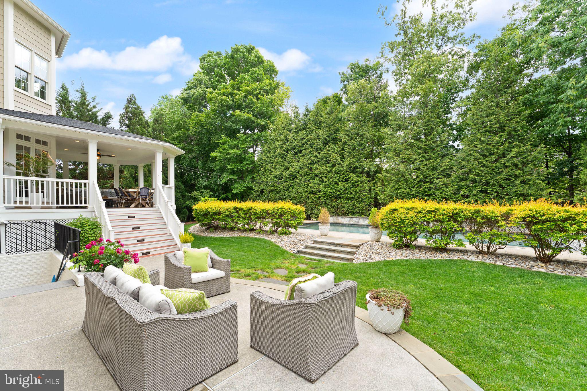 LANSDOWNE ON THE POTOMAC - Residential