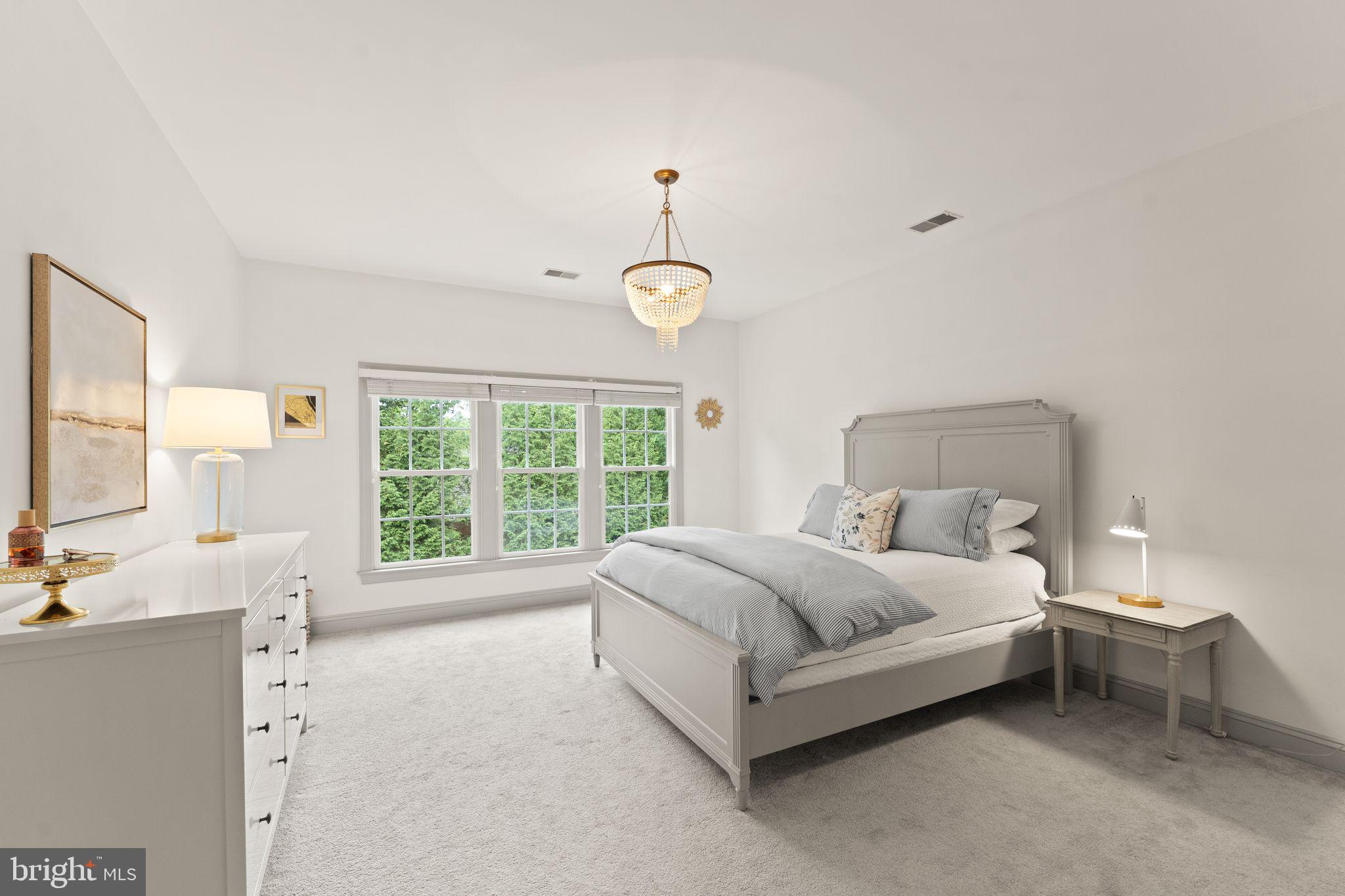 LANSDOWNE ON THE POTOMAC - Residential
