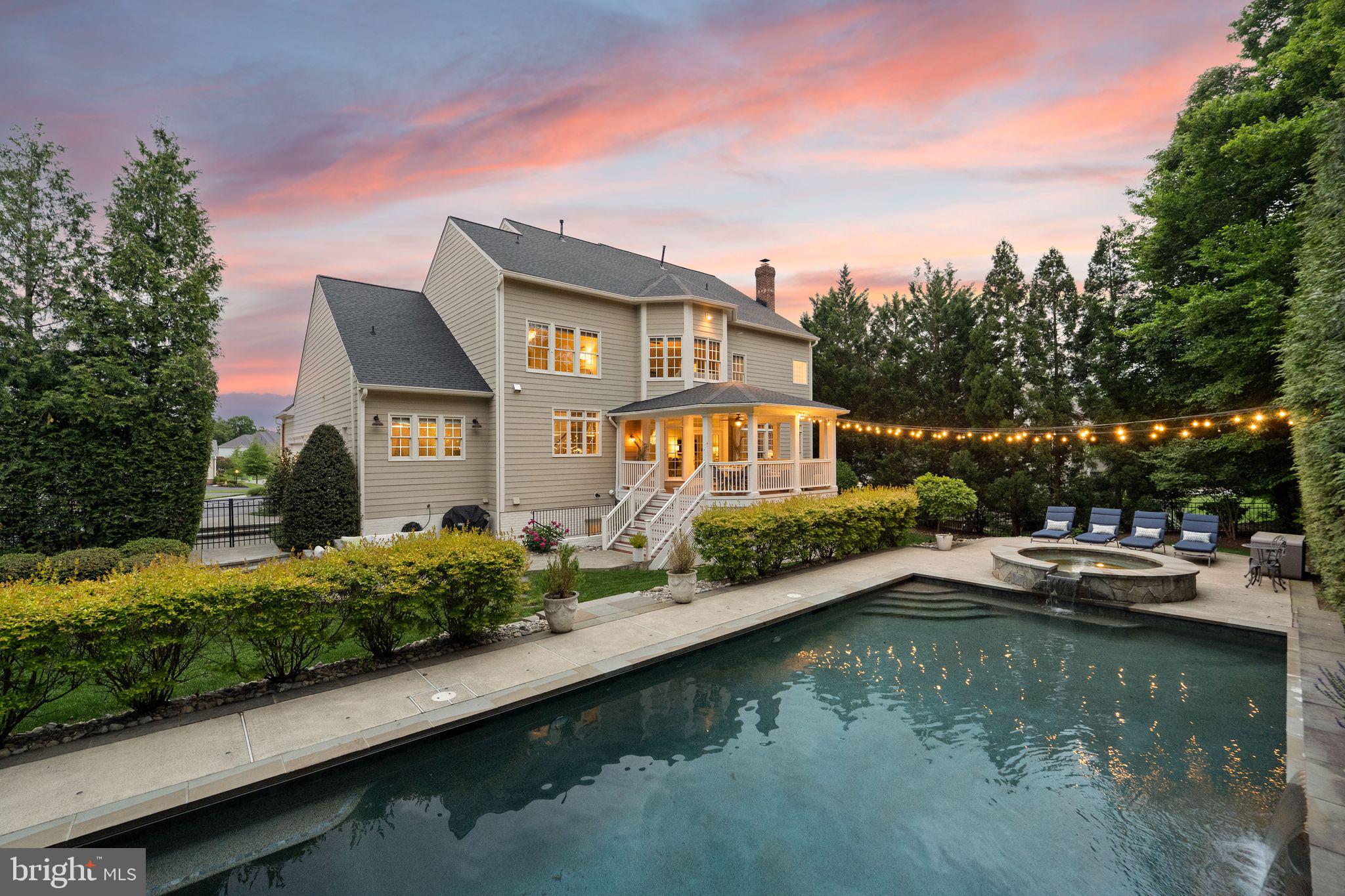 LANSDOWNE ON THE POTOMAC - Residential