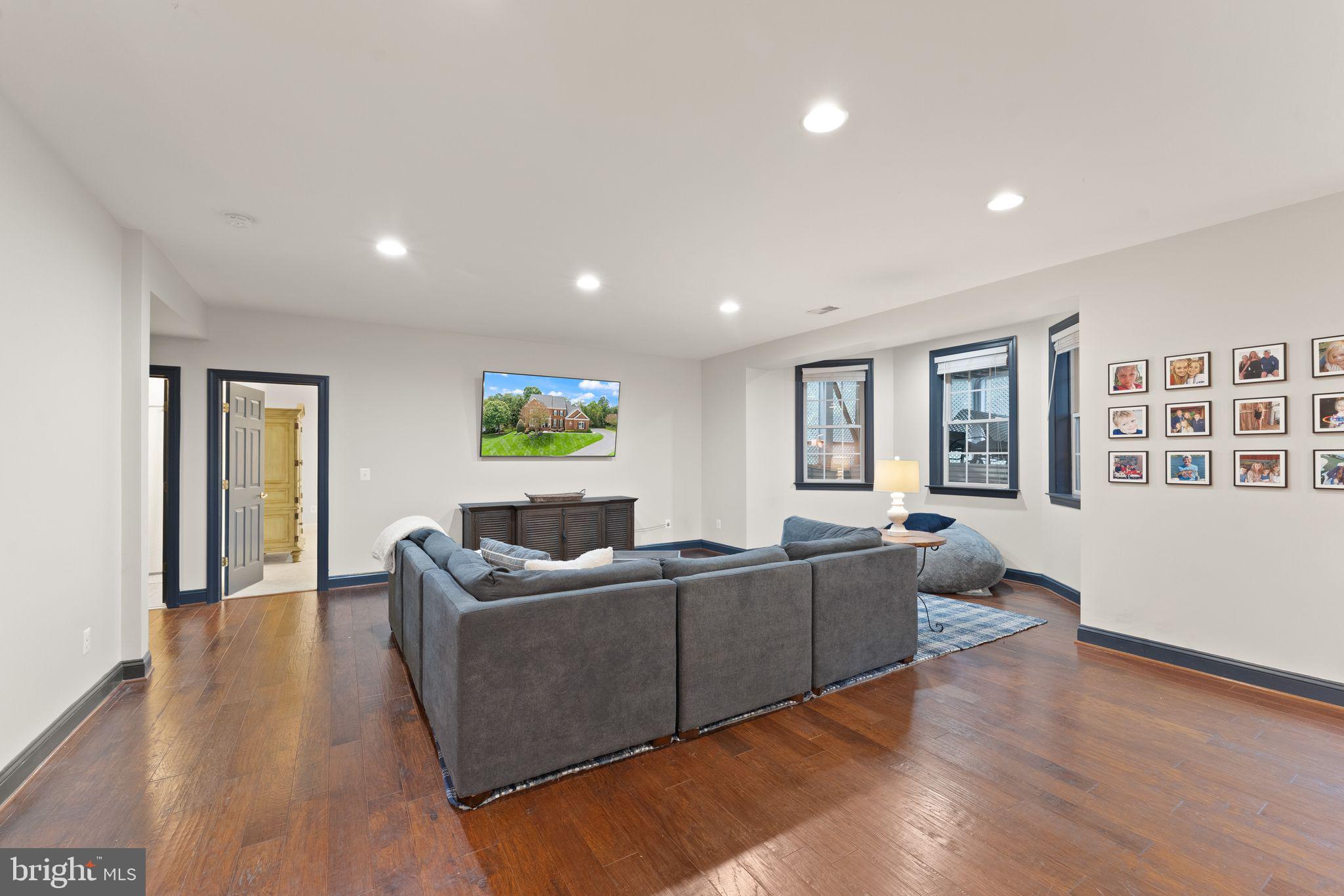 LANSDOWNE ON THE POTOMAC - Residential
