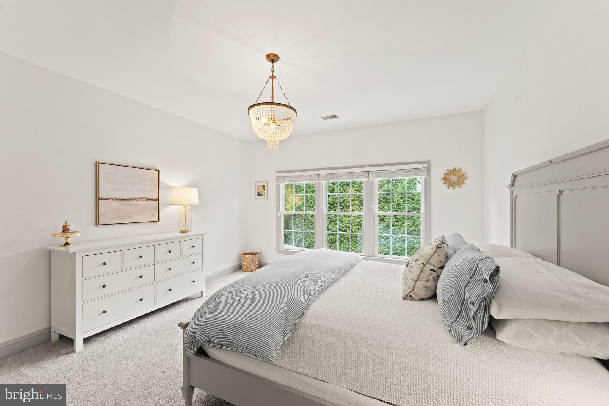 LANSDOWNE ON THE POTOMAC - Residential