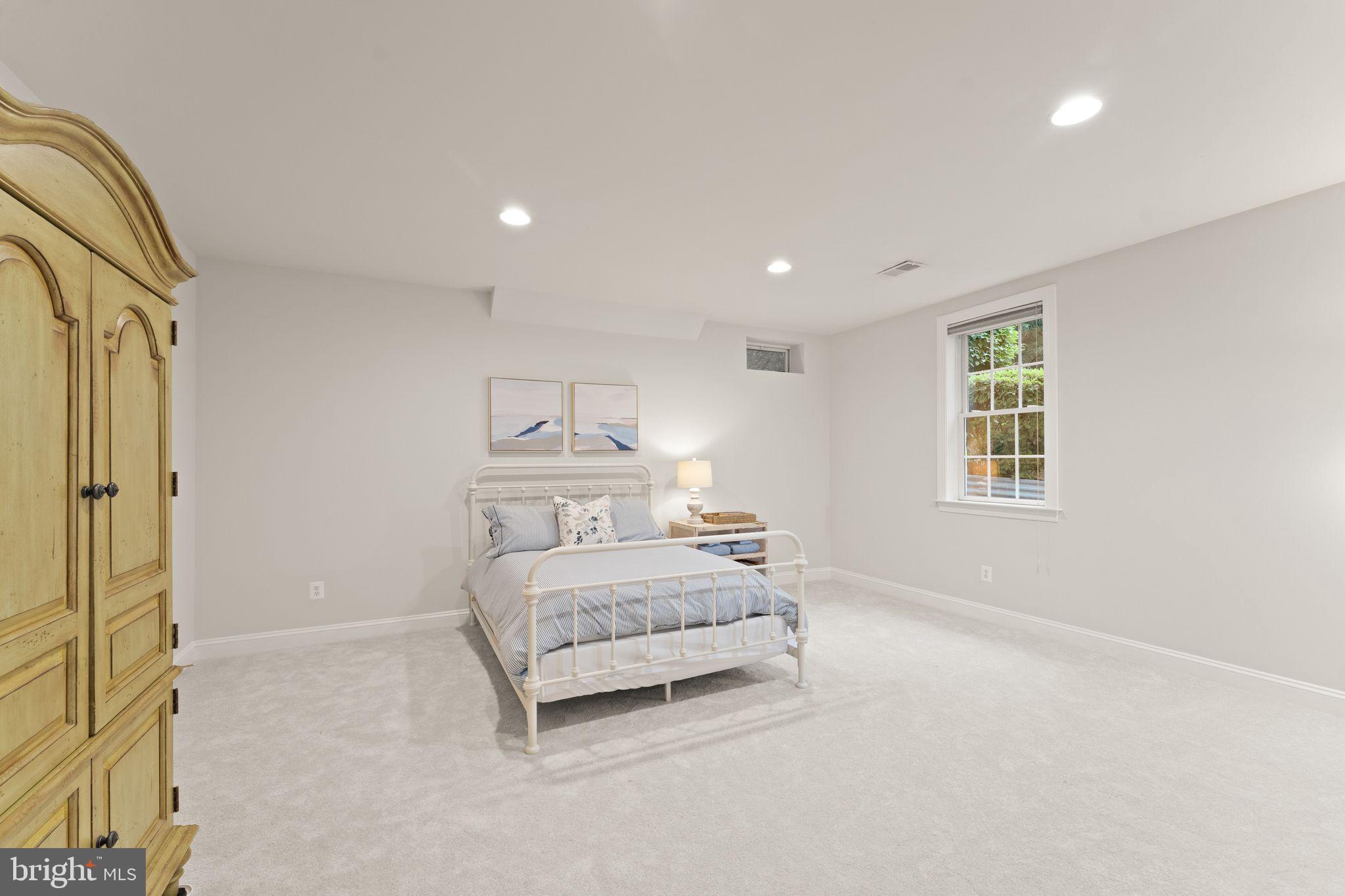 LANSDOWNE ON THE POTOMAC - Residential