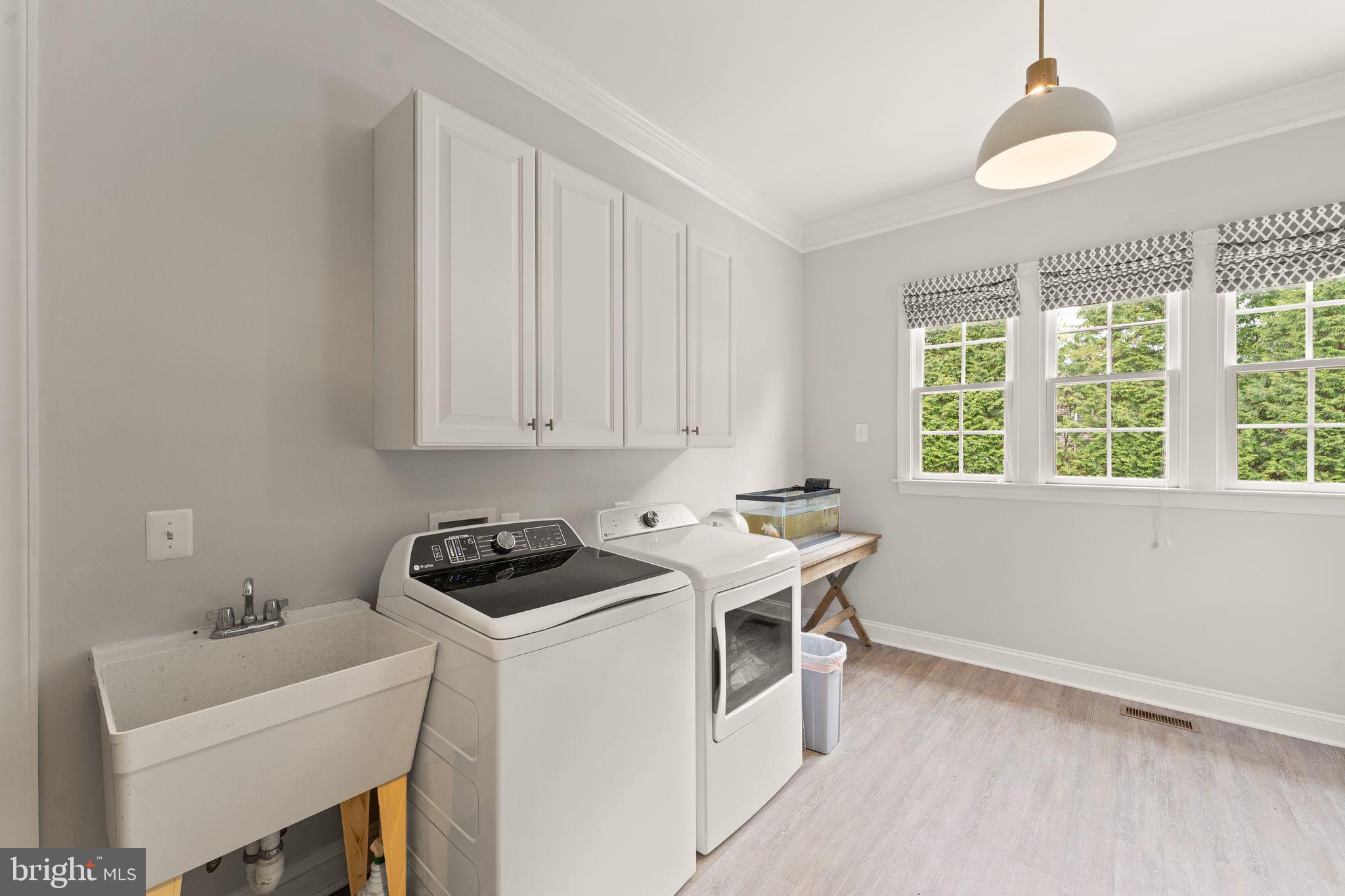 LANSDOWNE ON THE POTOMAC - Residential