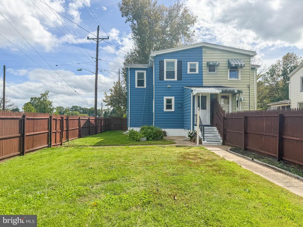1001 W 5TH STREET W