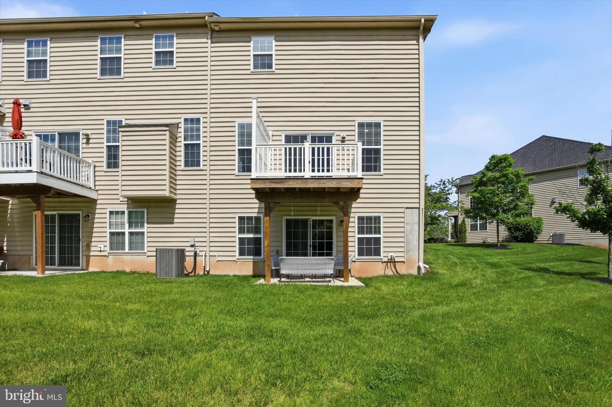 TH AT HERITAGE CNTR - Residential