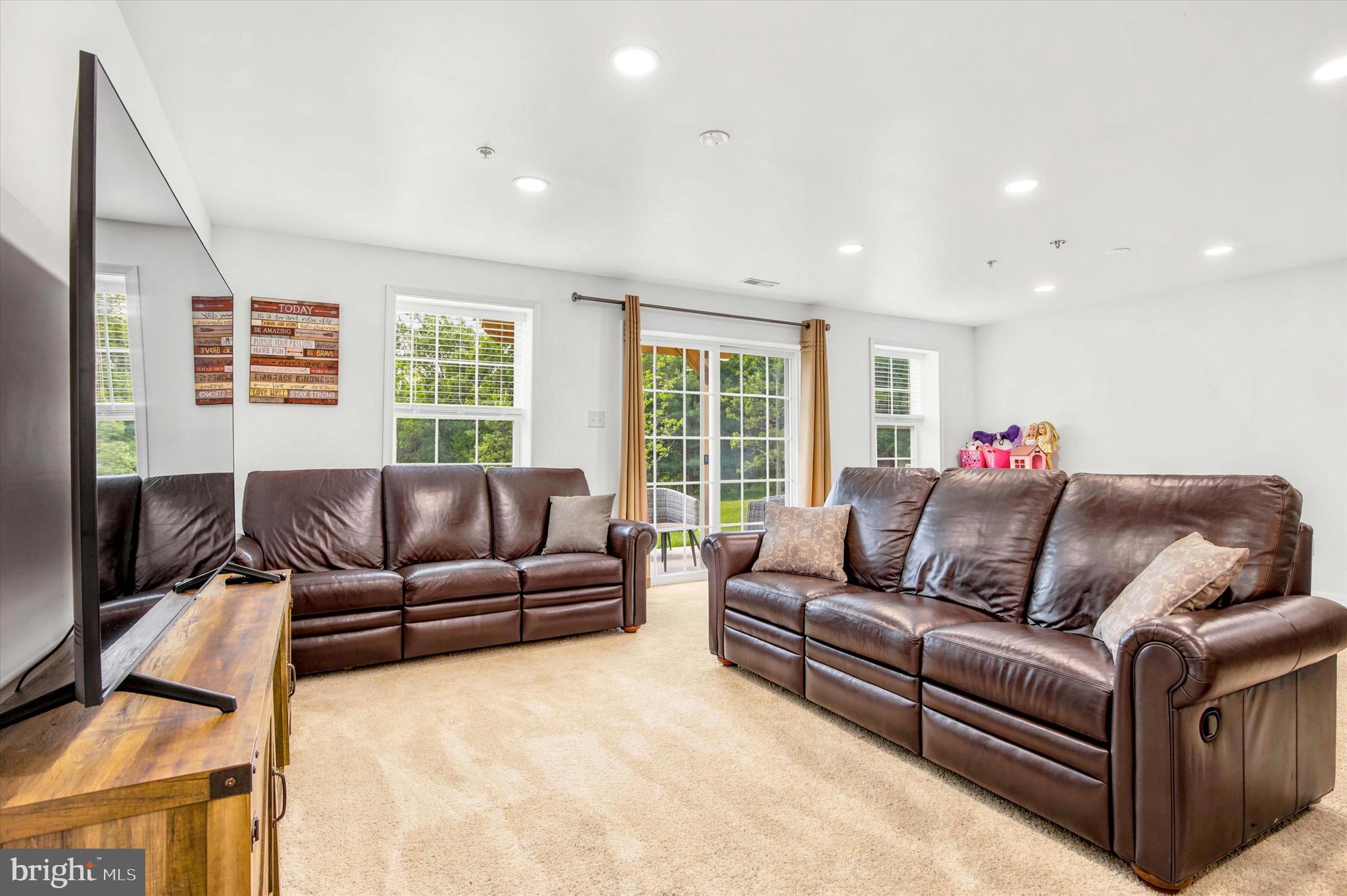 TH AT HERITAGE CNTR - Residential