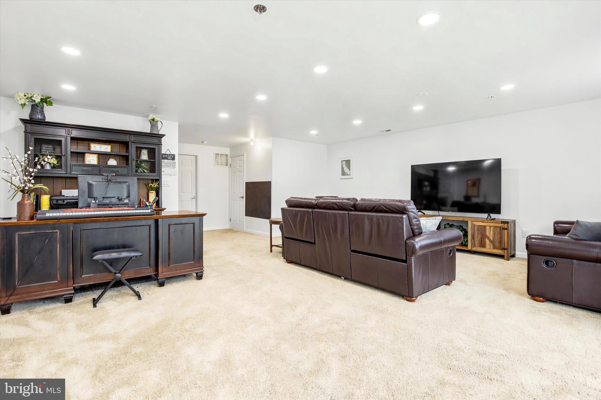 TH AT HERITAGE CNTR - Residential