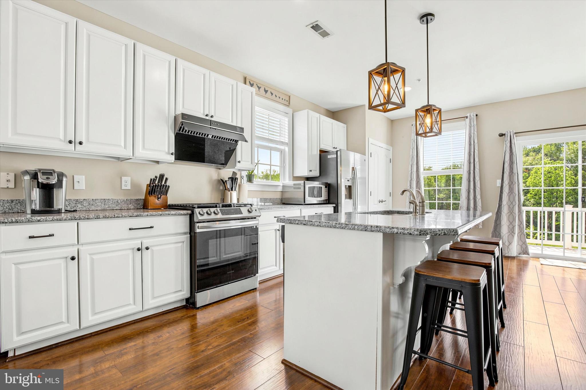 TH AT HERITAGE CNTR - Residential