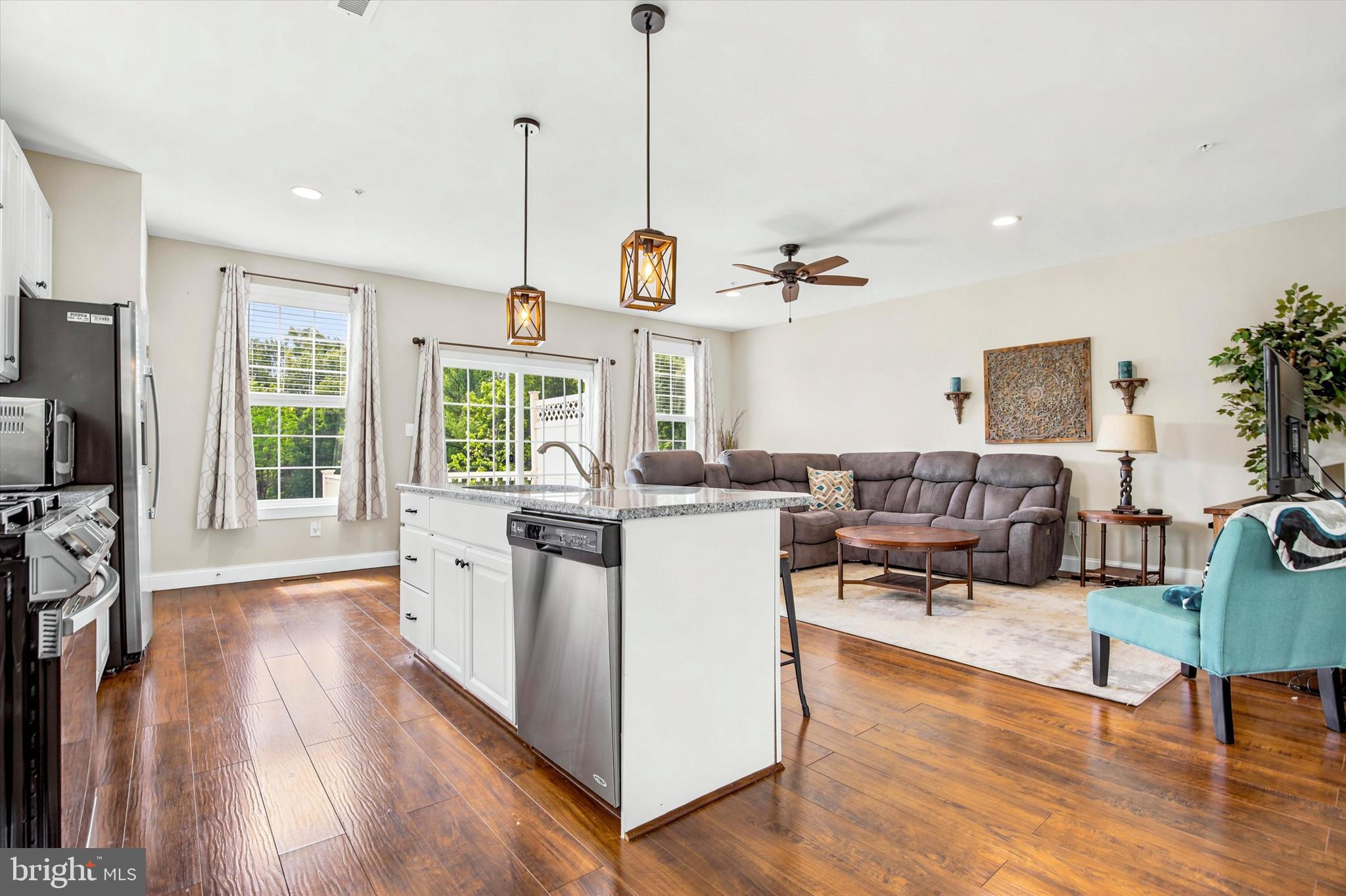 TH AT HERITAGE CNTR - Residential